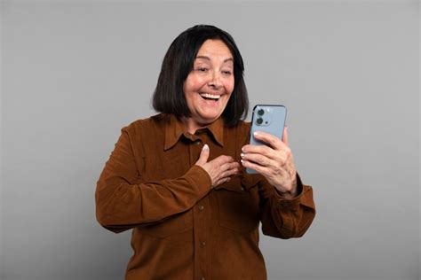 Personne âgée faisant des gestes isolés | Photo Gratuite