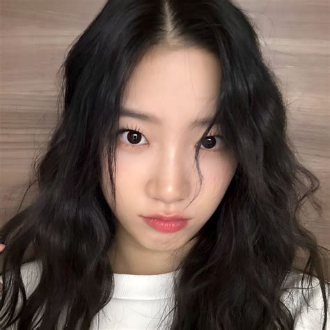 Kazuha | Wavy hair, Pretty people, Kpop