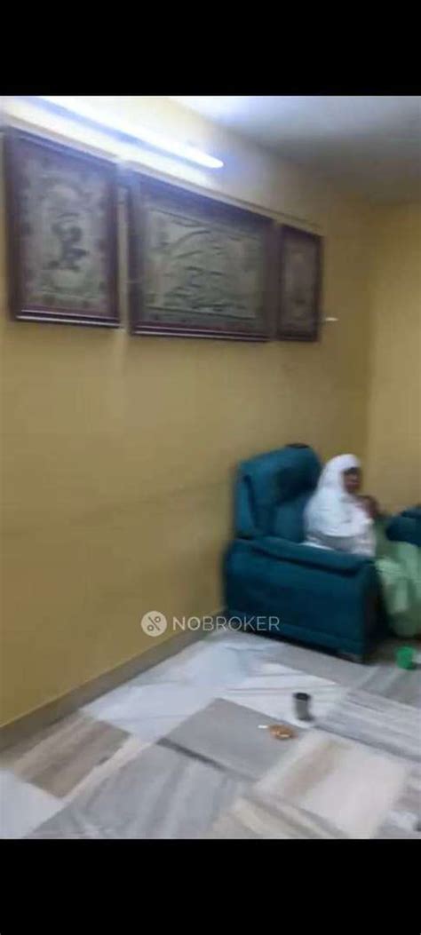 Khushnuma Agripada Rent - WITHOUT BROKERAGE Semi-furnished 2 BHK Rental ...