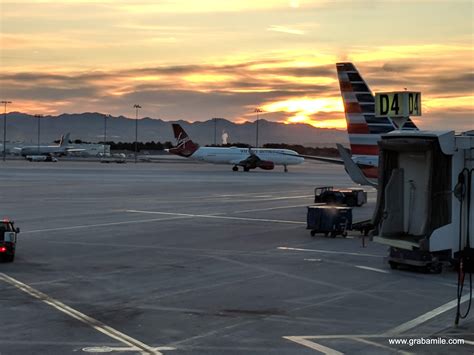 The Crowded Centurion Lounge - Vegas: Good Food, Gross Showers