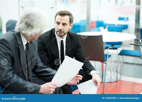 Old Business People 的图像结果