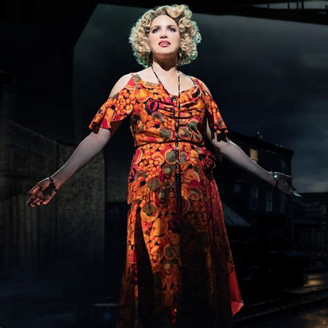 Actress Sara Chase Details “Secret Double Life” While Battling Cancer