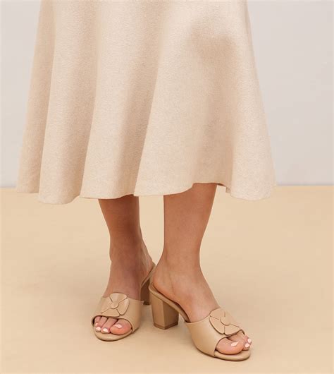 Floral Metallic Adornment Block Heeled Sandals - Beige – PairieTales