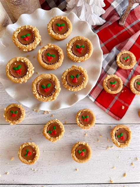 Christmas Peanut Butter Cup Cookies | Norine's Nest