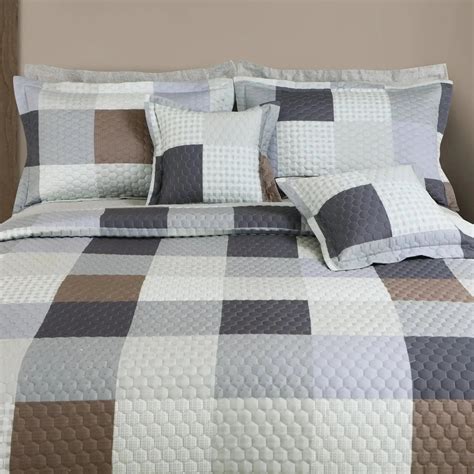 Checkered Quilted Bedspread Set By Malako – MALAKO