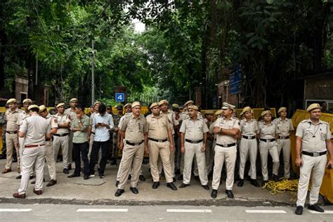 Delhi Police to identify, secure accident-prone locations to curb road ...