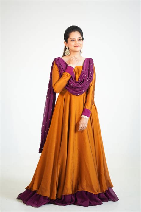 Deepoo Designers: Online Shopping for Anarkalis, Kurtis, Lehangas