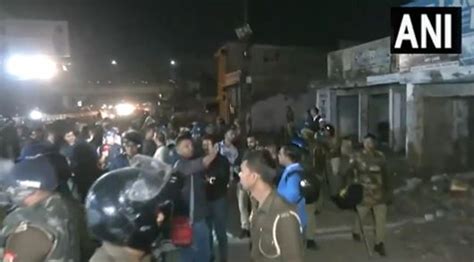 Locals pelt stone during anti-encroachment drive in Lucknow, none hurt