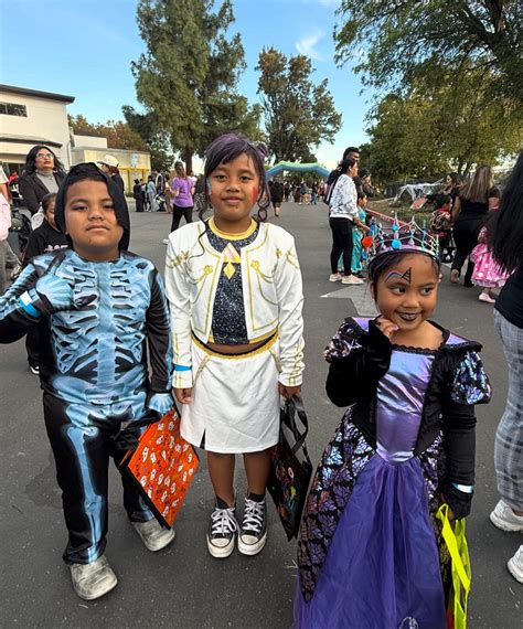 Samuel Kennedy Elementary School Computer Lab 的图像结果