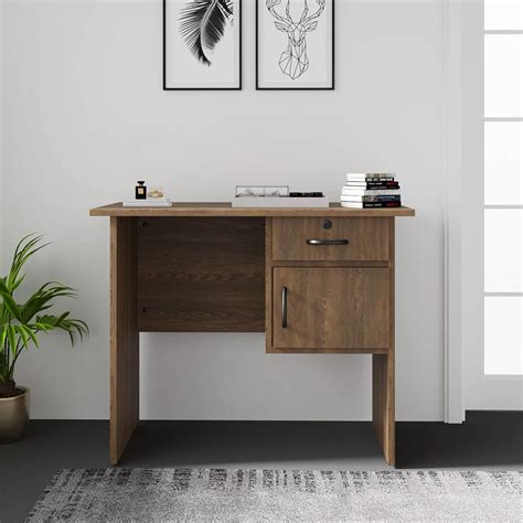 Wooden Study Table with Computer 的图像结果