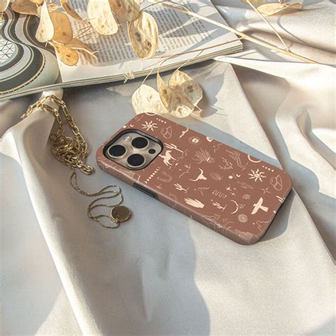 CWC Regina Phone Case 的图像结果