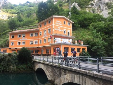 HOSTAL PONCEBOS (Arenas de Cabrales) - Lodge Reviews, Photos, Rate ...