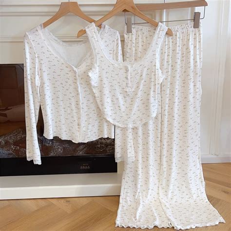 White Floral Pajama Set | Best Stylish Bedding | Ever Lasting