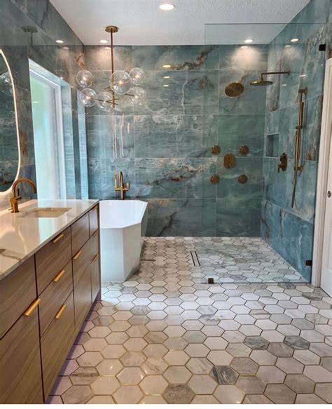 Luxurious Modern Bathroom with Marble Tile