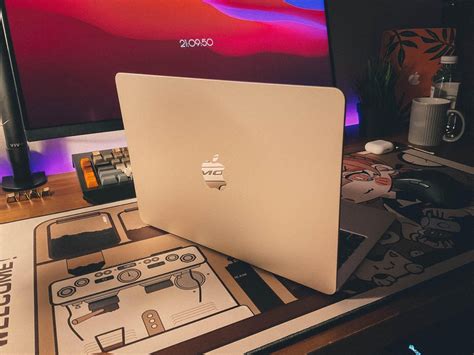 MacBook Starlight Color 的图像结果