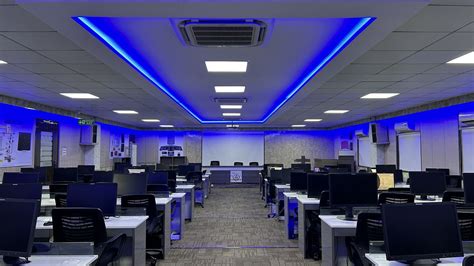 Thakur Shyamnarayan Degree College in Kandivali