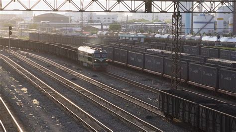 铁路货运站场行驶的列车—高清视频下载、购买_视觉中国视频素材中心