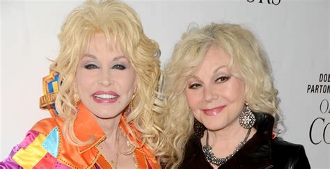 Dolly Parton’s Sister Mourns Death Of Country Singer’s Husband Carl ...