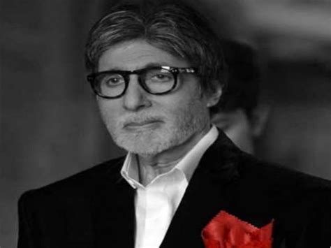 Proud father Amitabh cheers for son's kabaddi team