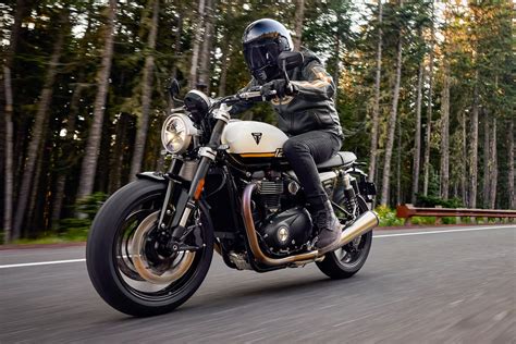 2025 Triumph Speed Twin 1200 First Look [8 Fast Facts]
