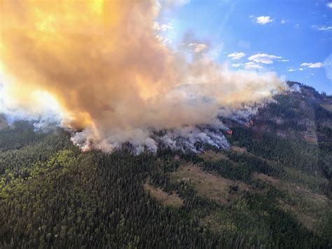 Colorado wildfires: Derby fire triples in size, prompts evacuations