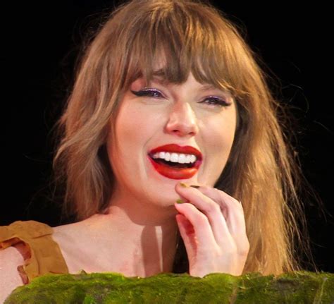 Pin by tswiftenthusiast on Taylor Swift | Taylor swift smile, Long live ...