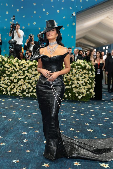 2025 Met Gala Red Carpet Fashion: See All the Photos | Us Weekly
