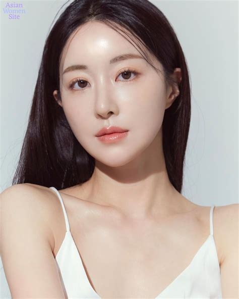 Elegant Korean Women: What Makes Them the Best Wives?