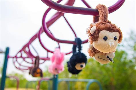 Buy ReTrak Retractable Animalz Tangle-Free, Volume Limiting (85 dB ...