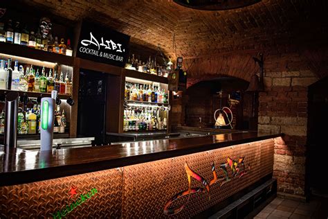 Drink in the ALIBI bar. for hotel celebrants - Boutique Hotel Alfons