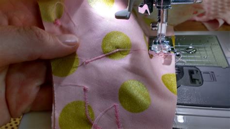 ProfessorPincushion Tutorialscleaning Sewing Machine 的图像结果