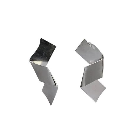 Gaga - Fold Earring ( Shiny Silver Finish )