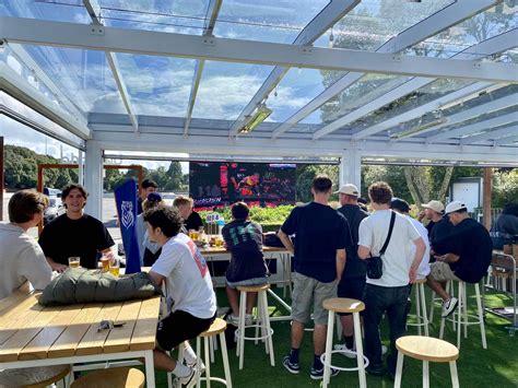 UFC 313 - LIVE SCREENING