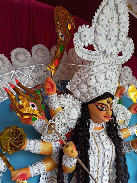 6 traditional pujos that are worth the drive from Kolkata | Condé Nast ...