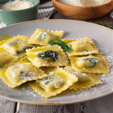 spinach ricotta ravioli