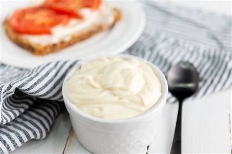 Easy Gluten-Free Vegan Mayonnaise Recipe - Quick & Creamy - The Helpful GF