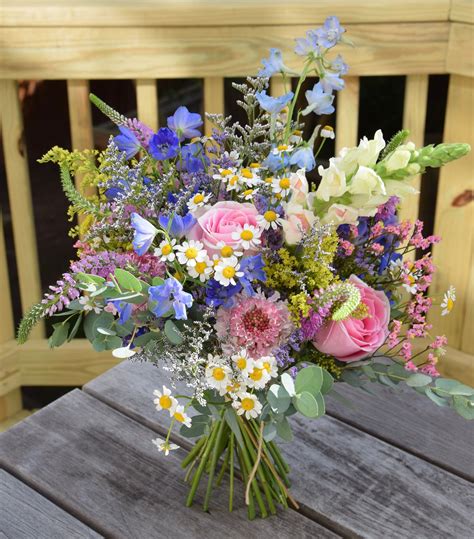 Bridesmaid's bouquet - garden style | Picking wedding flowers, Prom ...