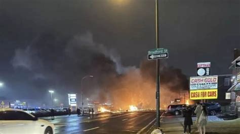 Philly Plane Crash: Small Aircraft Crashes Near Roosevelt Mall On ...