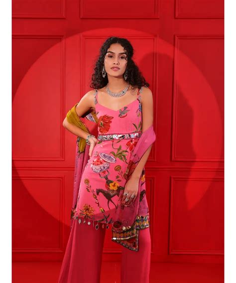 MAHIMA MAHAJAN - Rosy – Nikaza Asian Couture