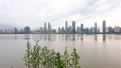 南昌，这座由赣江穿城而过的绿色城市，是一座名副其实的水城。 - 知乎