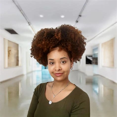 Dominicana en Italia publica su primer libro de poesía