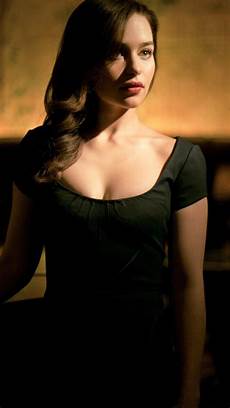 Iphone 6 Wallpaper Emilia Clarke by 1080x1920 Emilia Clarke Cleavage Iphone 7 6s 6 Plus Pixel Iphone 6 Wallpaper Emilia Clarke