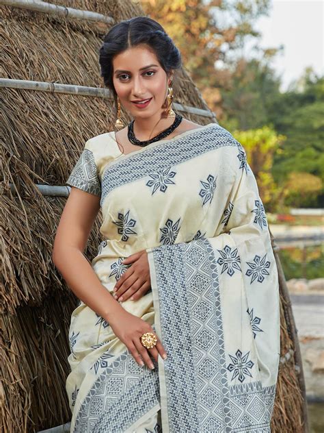 Buy Stunning Woven Off-White Banarasi Silk Saree Online. – Odette