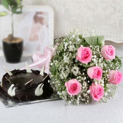 Flowers :: 6 Pink Roses with Chocolate Cake