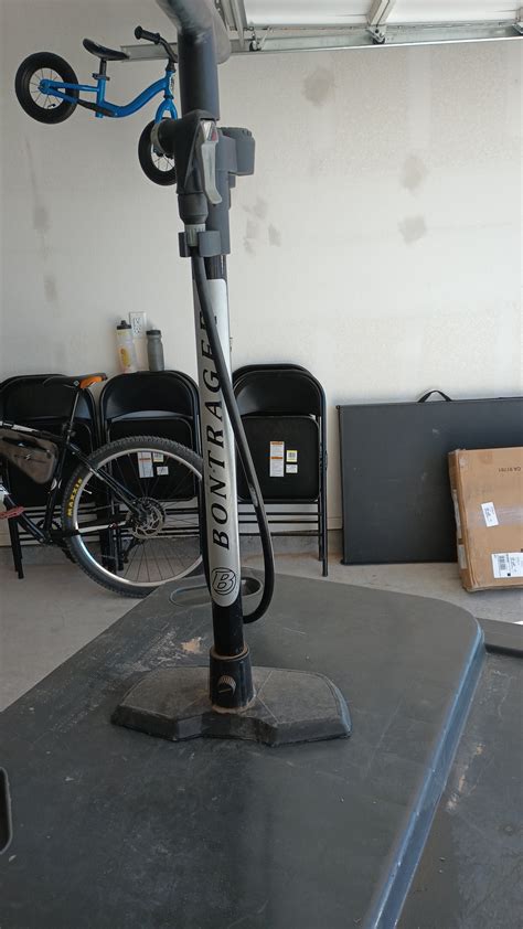 What is this for? it's a Bontrager Charger floor pump : r/bikewrench