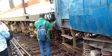 স্টেশনে ঢোকার মুখেই পিছলে গেল চাকা, লাইনচ্যুত ইস্পাত