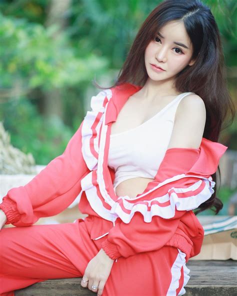 Blue Jirarat กับความเซ็กซี่เบาๆ ล่าสุดของเธอ 20 ภาพ อัพเดท 21/11/2020