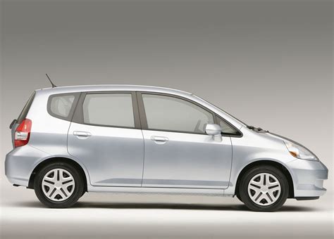 Honda Fit (2007) - picture 4 of 10