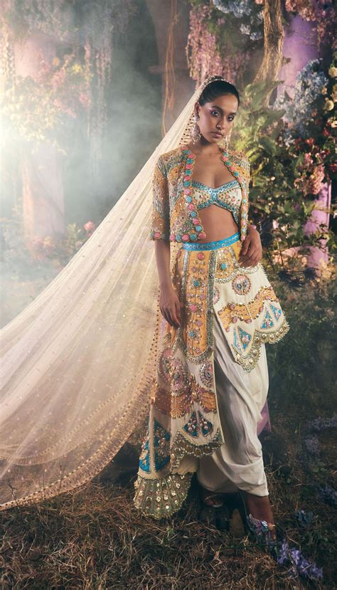 Buy Cordelia Raw silk flap dhoti pant set Online - Papa Don't Preach