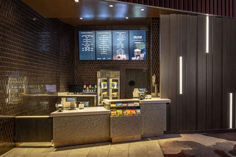 Luxury Movie Theater | Showcase SuperLux Chestnut Hil - Showcase ...